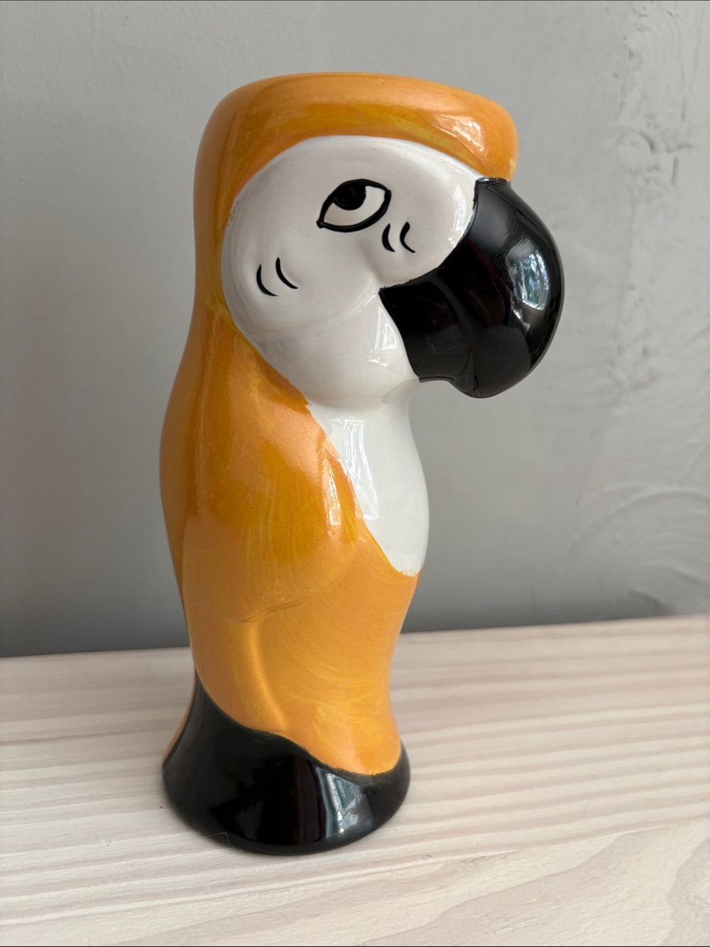 Vintage DW125Y Parrot Macaw Tiki Mug Vase Glass Hawaiian Yellow